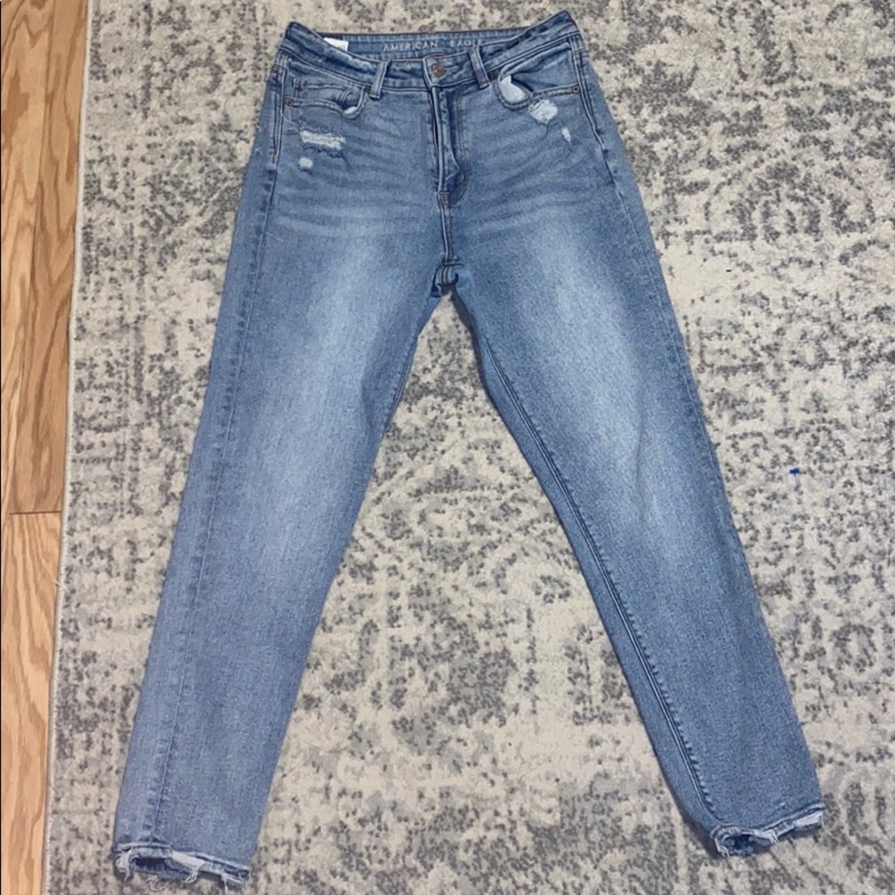 American Eagle Light Wash Mom Jeans/ Ripped Ankles
